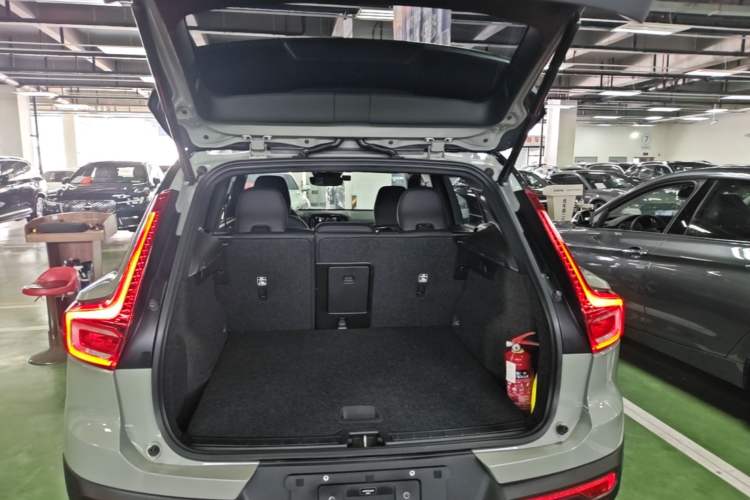 Used Volvo XC40 New Energy 2023 Long-Range Version Trunk