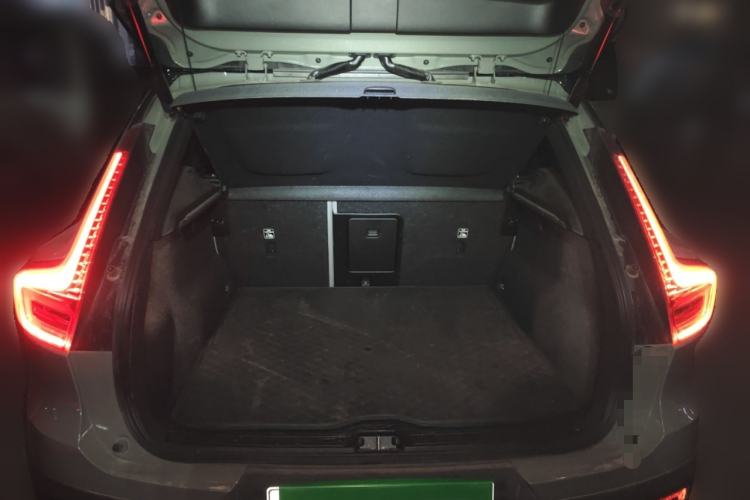 Used Volvo XC40 New Energy 2023 Four-Wheel-Drive High-Performance Version Trunk