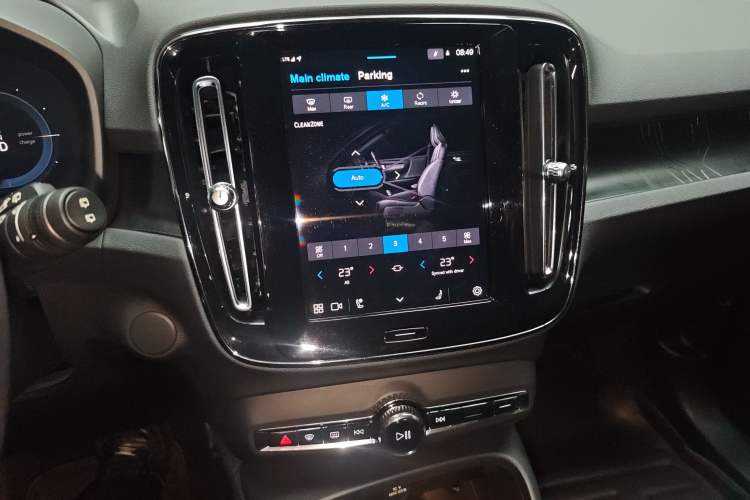Used Volvo XC40 New Energy 2023 Long-Range PRO Version Audio And AC Panel