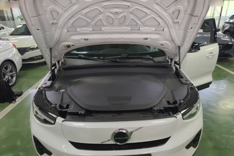 Used Volvo XC40 New Energy 2023 Long-Range Version Engine Bay