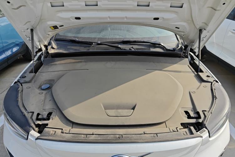 Used Volvo XC40 New Energy 2023 Long-Range Version Engine Bay