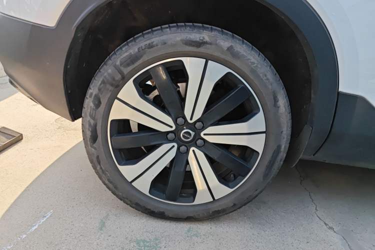 Used Volvo XC40 New Energy 2023 Long-Range Version Exterior 8