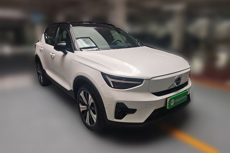 Used Volvo XC40 New Energy 2023 Long-Range PRO Version Front Right 45 Deg