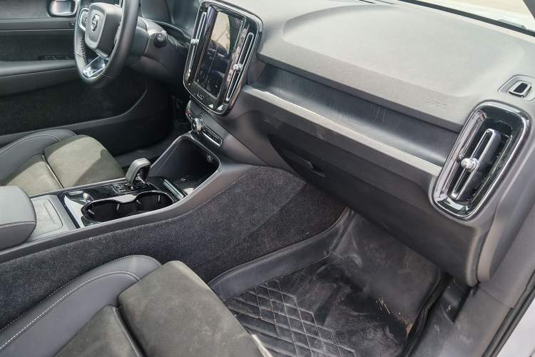Used Volvo XC40 New Energy 2023 Long-Range Version Interior 1