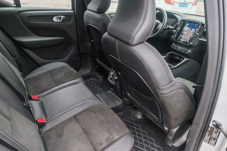 Used Volvo XC40 New Energy 2023 Long-Range Version Interior 10