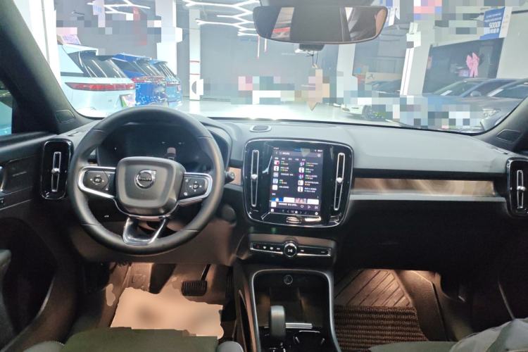 Used Volvo XC40 New Energy 2023 Long-Range PRO Version Interior 2