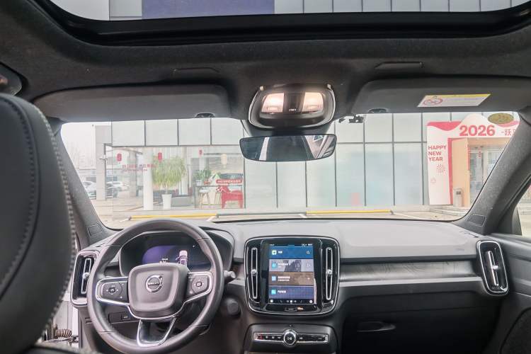 Used Volvo XC40 New Energy 2023 Long-Range Version Interior 6