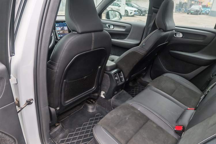 Used Volvo XC40 New Energy 2023 Long-Range Version Interior 9