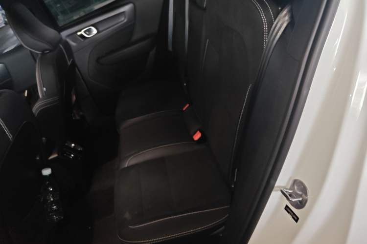 Used Volvo XC40 New Energy 2023 Long-Range PRO Version Left Rear Seat