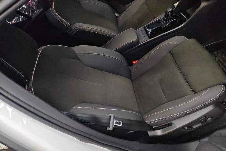 Used Volvo XC40 New Energy 2023 Long-Range PRO Version Right Front Seat