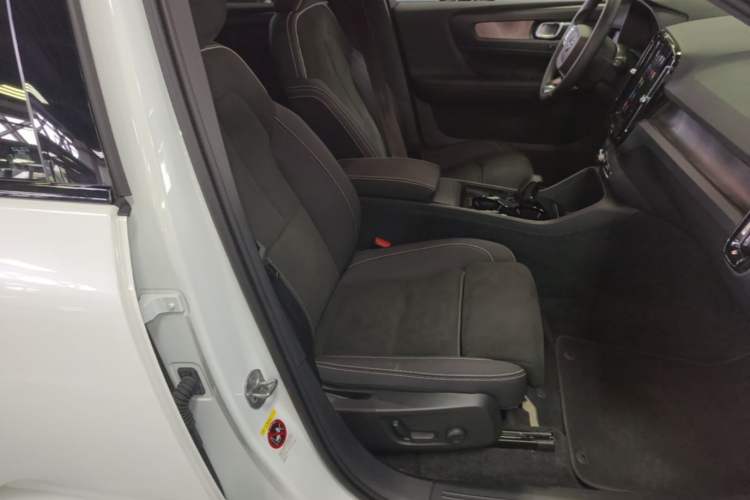 Used Volvo XC40 New Energy 2023 Long-Range Version Right Front Seat
