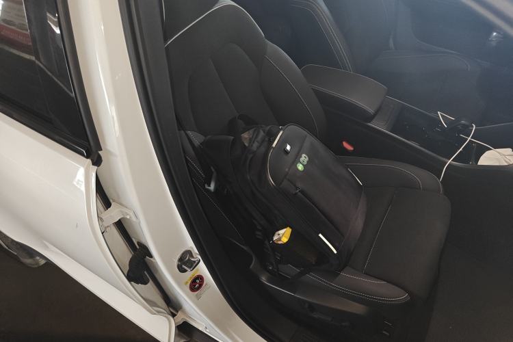 Used Volvo XC40 New Energy 2023 Long-Range PRO Version Right Front Seat