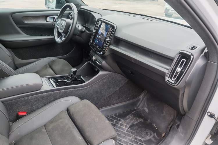Used Volvo XC40 New Energy 2023 Long-Range Version Right Front Seat