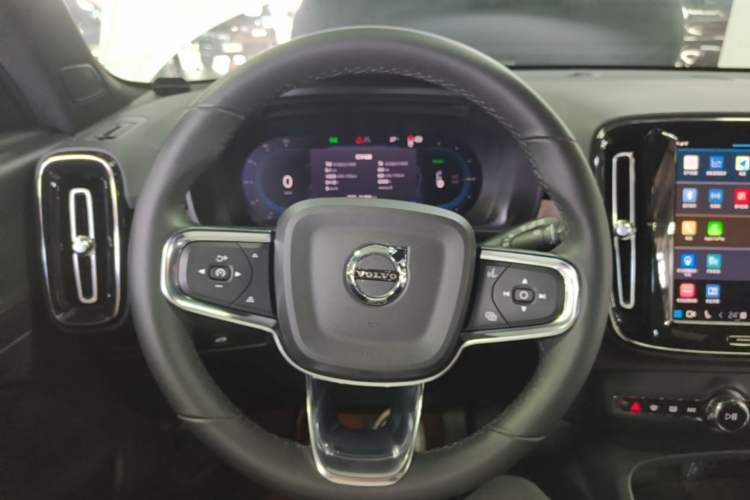 Used Volvo XC40 New Energy 2023 Long-Range Version Steering Wheel