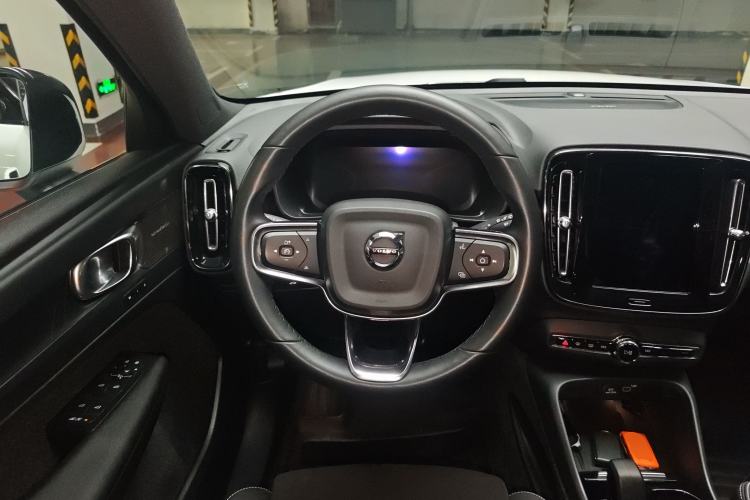 Used Volvo XC40 New Energy 2023 Long-Range PRO Version Steering Wheel