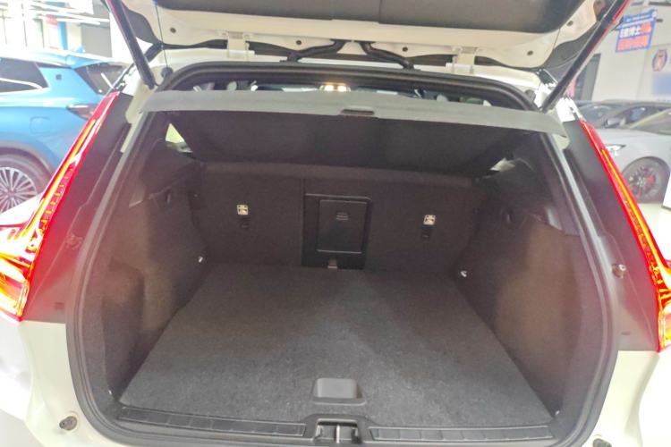 Used Volvo XC40 New Energy 2023 Long-Range PRO Version Trunk