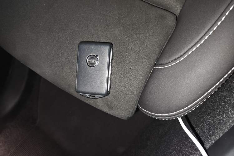 Used Volvo XC40 New Energy 2023 Long-Range PRO Version Vehicle Key