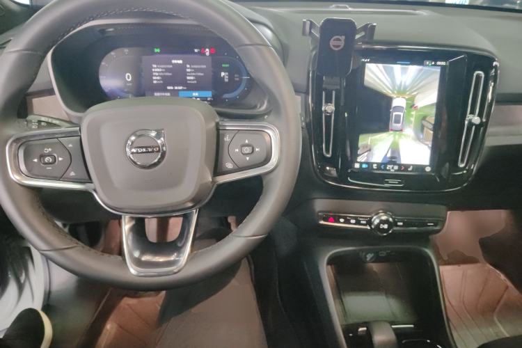 Used Volvo XC40 New Energy 2024 Long-Range PRO Version Center Console