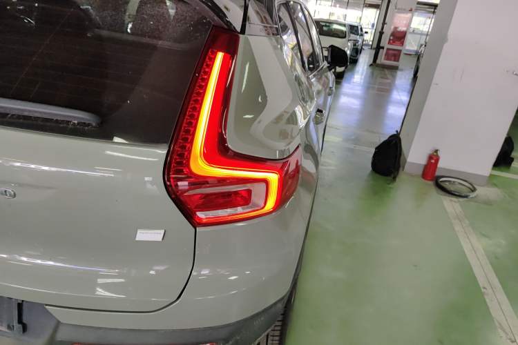 Used Volvo XC40 New Energy 2024 Long-Range PRO Version Exterior 3