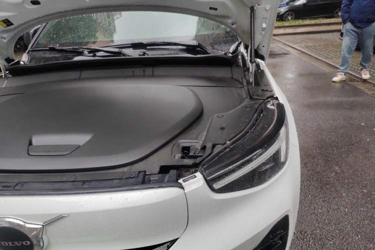 Used Volvo XC40 New Energy 2024 Long-Range PRO Version Engine Bay Left