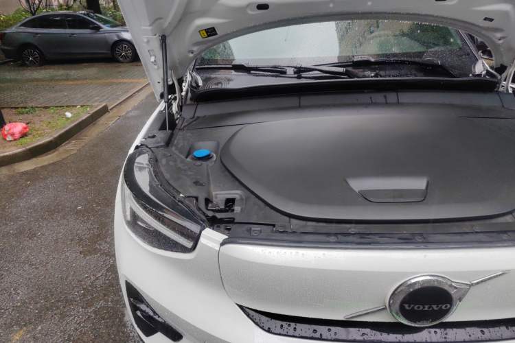 Used Volvo XC40 New Energy 2024 Long-Range PRO Version Engine Bay Right
