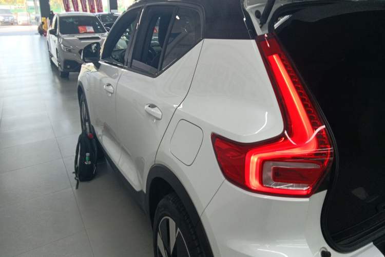 Used Volvo XC40 New Energy 2024 Long-Range PRO Version Exterior 3