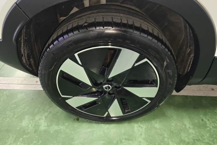 Used Volvo XC40 New Energy 2024 Long-Range PRO Version Exterior 5