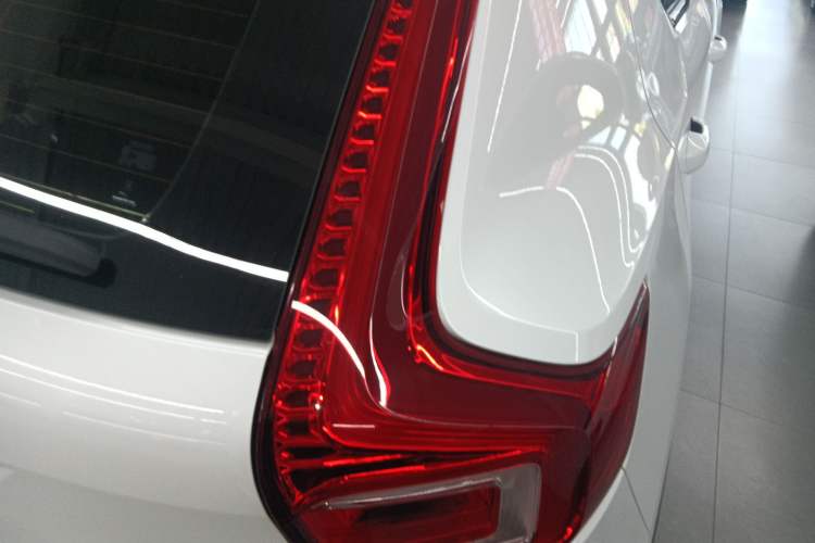 Used Volvo XC40 New Energy 2024 Long-Range PRO Version Exterior 6
