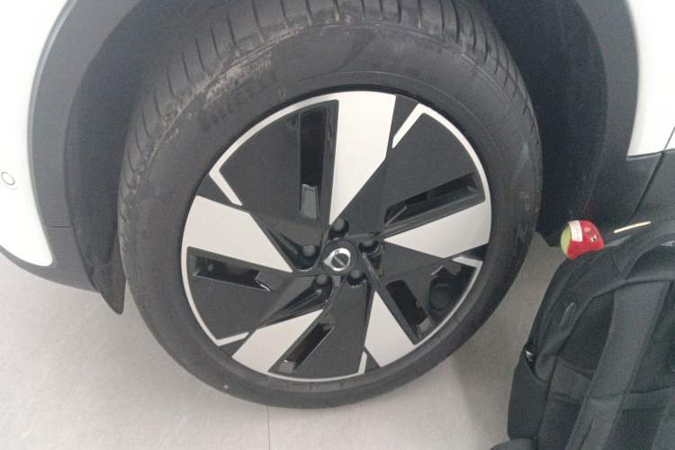 Used Volvo XC40 New Energy 2024 Long-Range PRO Version Exterior 7