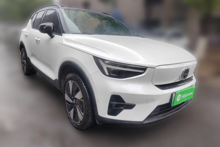 Used Volvo XC40 New Energy 2024 Long-Range PRO Version Front Right 45 Deg