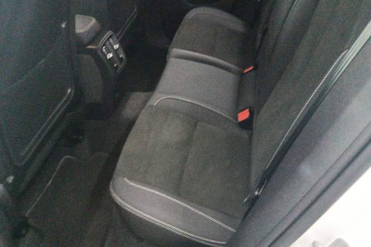 Used Volvo XC40 New Energy 2024 Long-Range PRO Version Interior 4