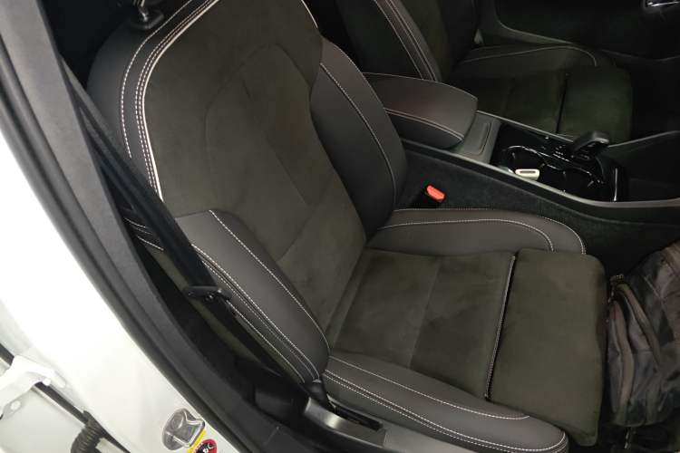 Used Volvo XC40 New Energy 2024 Long-Range PRO Version Right Front Seat