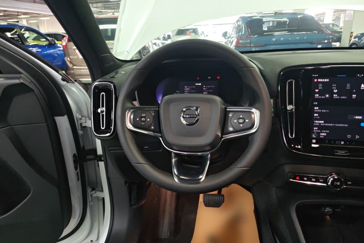 Used Volvo XC40 New Energy 2024 Long-Range PRO Version Steering Wheel