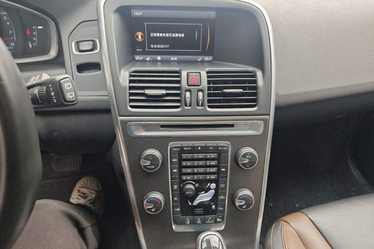 Used Volvo XC60 2014 Restyled T5 Zhiya Edition Audio And AC Panel