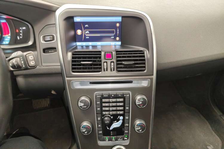 Used Volvo XC60 2014 Restyled T5 Zhiya Edition Audio And AC Panel