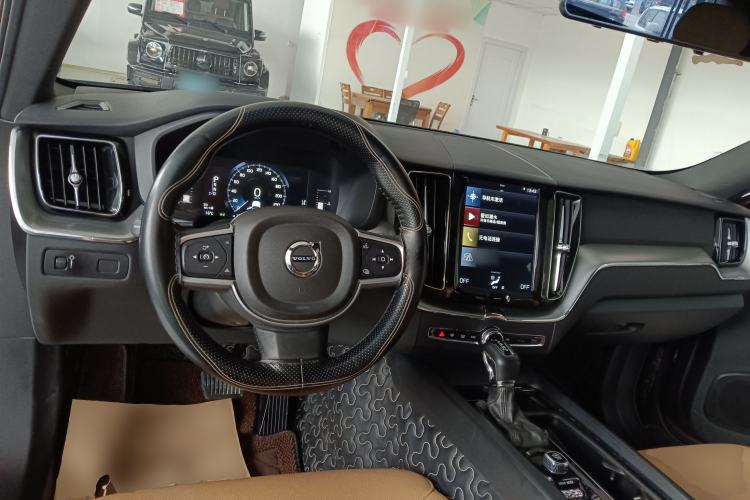 Used Volvo XC60 2019 T5 4x4 Smart Edition China V Standard Center Console
