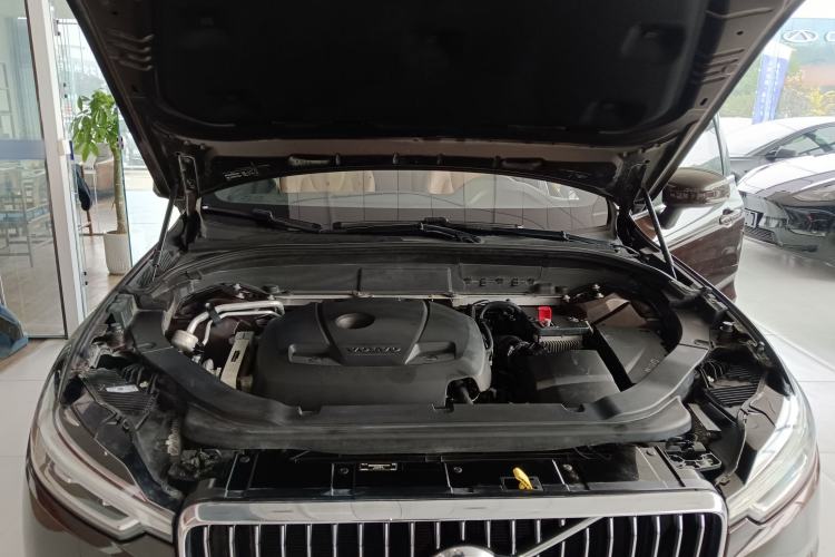 Used Volvo XC60 2019 T5 4x4 Smart Edition China V Standard Engine Bay