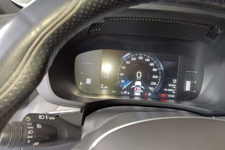 Used Volvo XC60 2019 T5 4x4 Smart Edition China V Standard Instrument Cluster