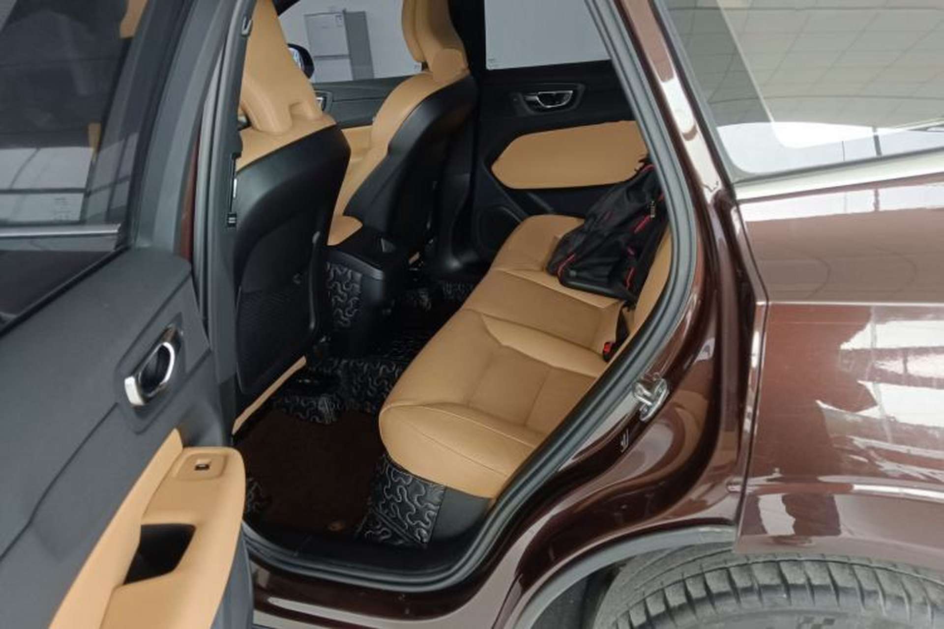 Used Volvo XC60 2019 T5 4x4 Smart Edition China V Standard Left Rear Seat