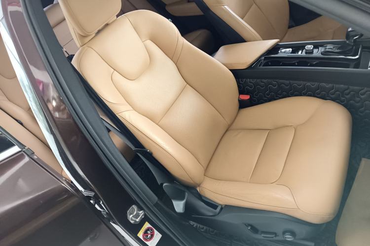 Used Volvo XC60 2019 T5 4x4 Smart Edition China V Standard Right Front Seat