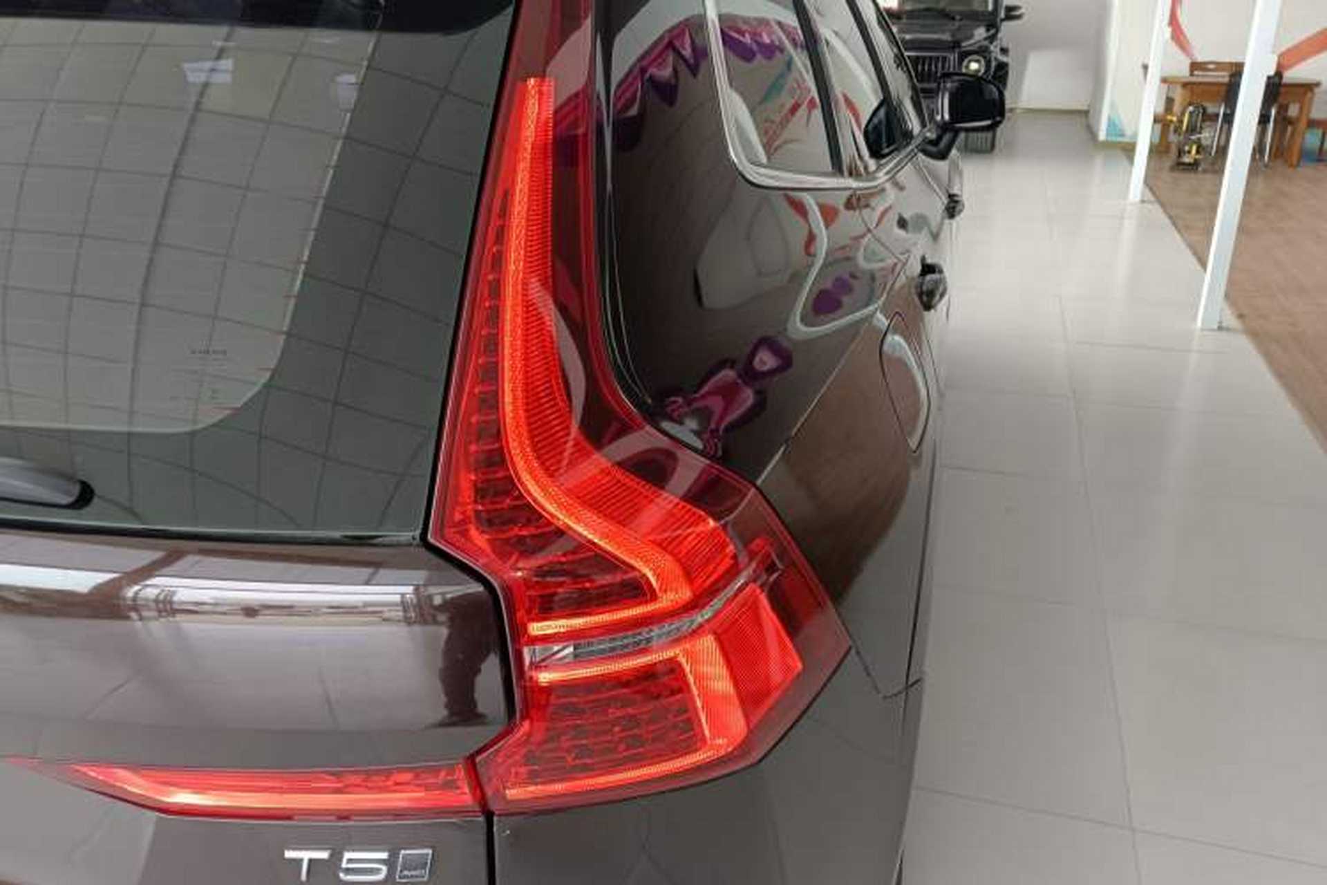 Used Volvo XC60 2019 T5 4x4 Smart Edition China V Standard Right Rear Taillight