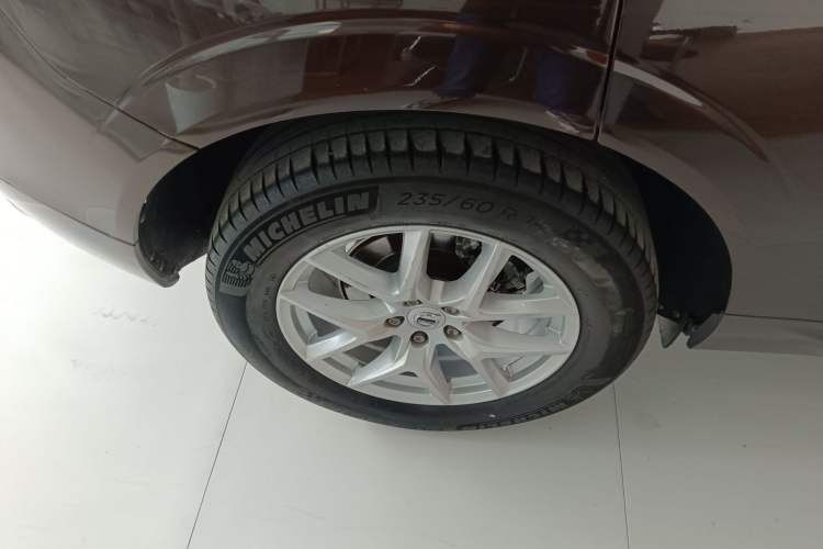 Used Volvo XC60 2019 T5 4x4 Smart Edition China V Standard Right Rear Wheel Hub