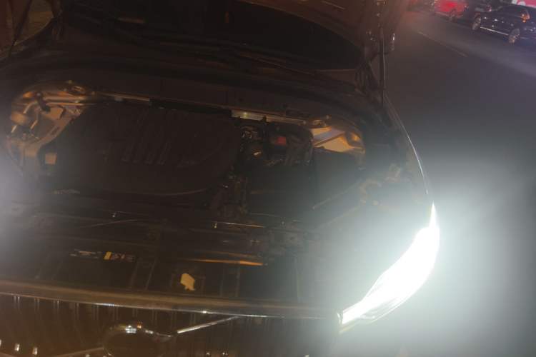 Used Volvo XC60 2023 B5 4x4 Smart Luxury Edition Engine Bay Left