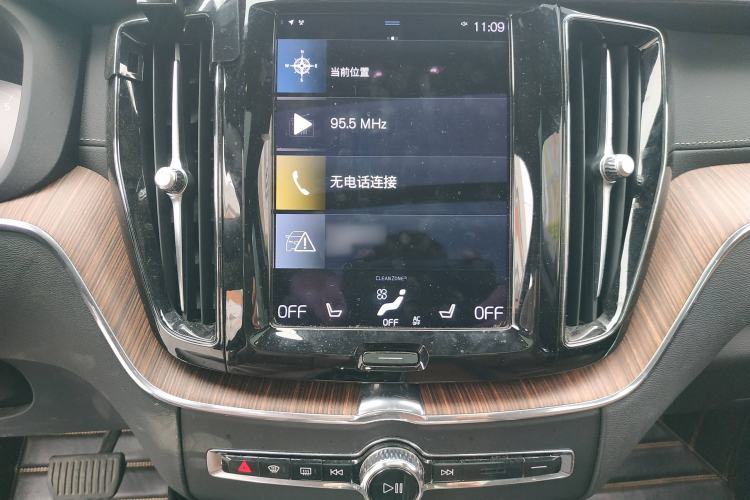 Used Volvo XC60 2021 T5 4x4 Smart Luxury Edition Audio And AC Panel
