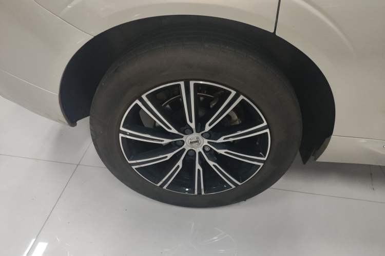 Used Volvo XC60 2021 T5 4x4 Smart Luxury Edition Exterior 2