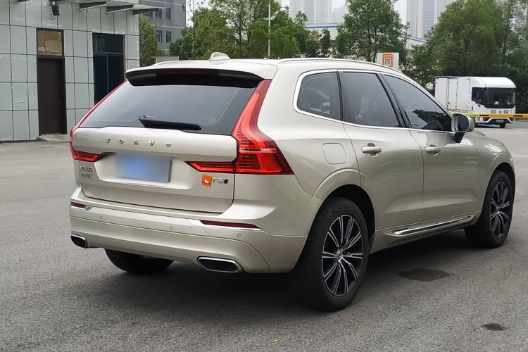 Used Volvo XC60 2021 T5 4x4 Smart Luxury Edition Exterior 5