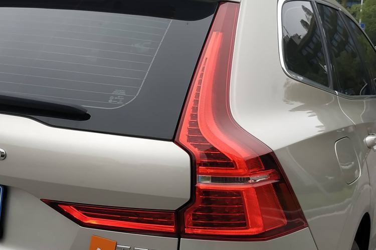 Used Volvo XC60 2021 T5 4x4 Smart Luxury Edition Exterior 7