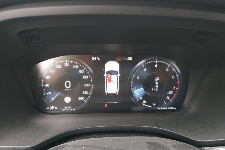 Used Volvo XC60 2021 T5 4x4 Smart Luxury Edition Instrument Cluster