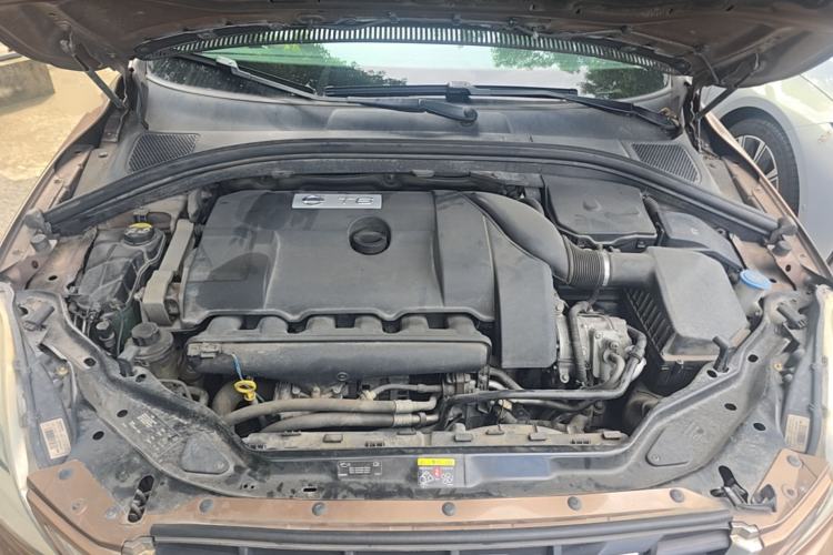 Used Volvo XC60 2009 T6 AWD Zhiya Edition Engine Bay