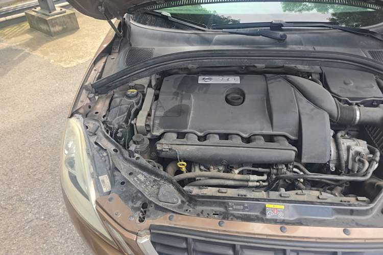 Used Volvo XC60 2009 T6 AWD Zhiya Edition Engine Bay Right